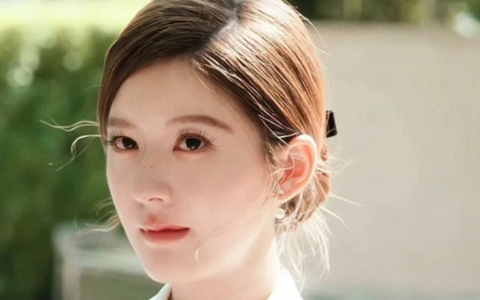 Triệu Lộ Tư chọn hướng đi mới, bất ngờ vướng tranh cãi