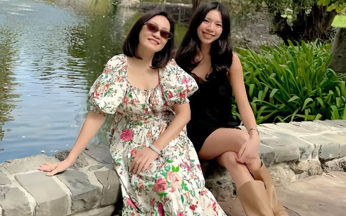 Cuộc sống hiện tại của Hồng Đào bên hai con gái ở Mỹ