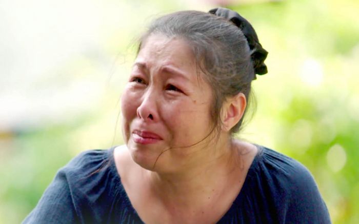 NSND Hồng Vân bật khóc