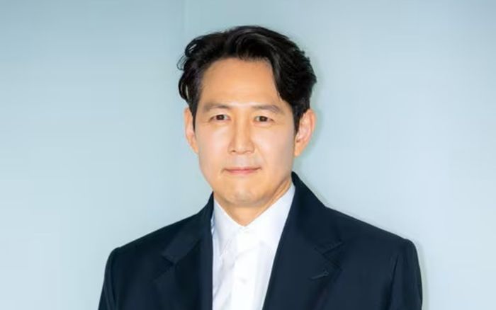 Khán giả chia buồn với 'ông hoàng phòng vé' Lee Jung Jae