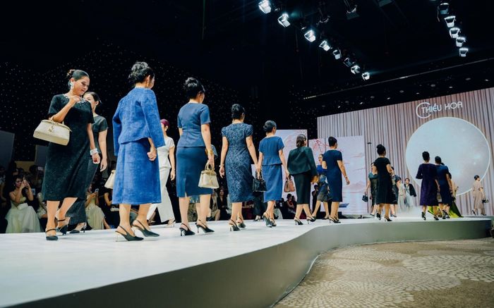BEYOND WORDS 2026: Thiều Hoa ra mắt BST thời trang lấy cảm hứng từ "Đây thôn Vĩ Dạ"