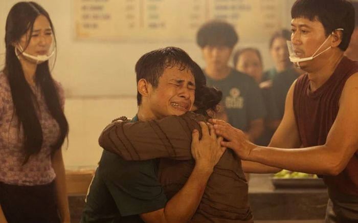'Trại Buôn Người' cùng 2 bom tấn lọt top 3 phòng vé