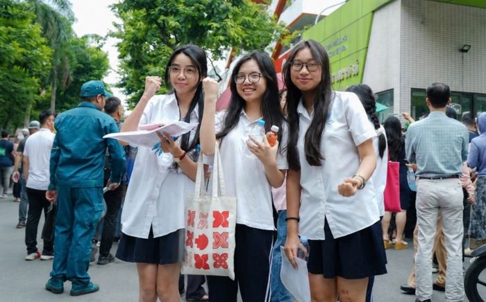 Chính phủ yêu cầu mọi học sinh trượt vào lớp 10 đều được đến trường