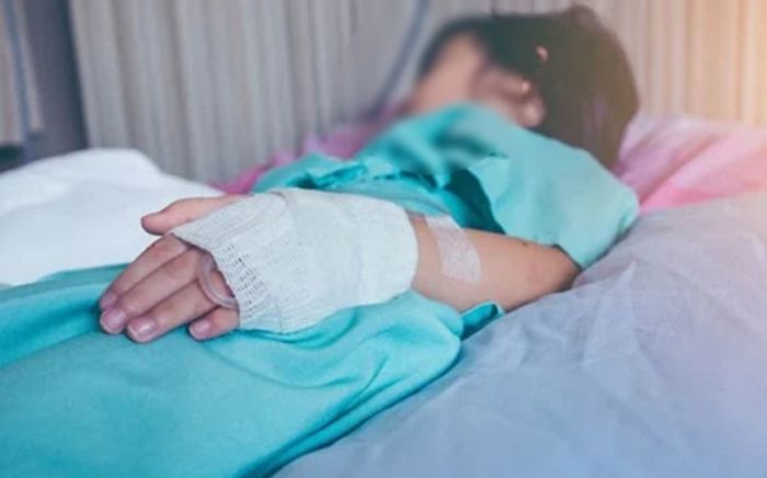 Bé gái 12 tuổi máu trắng đục khi nhập viện, bác sĩ cảnh báo thói quen này