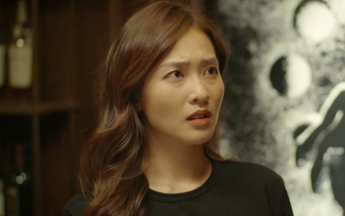 Cú trượt dài của Khả Ngân