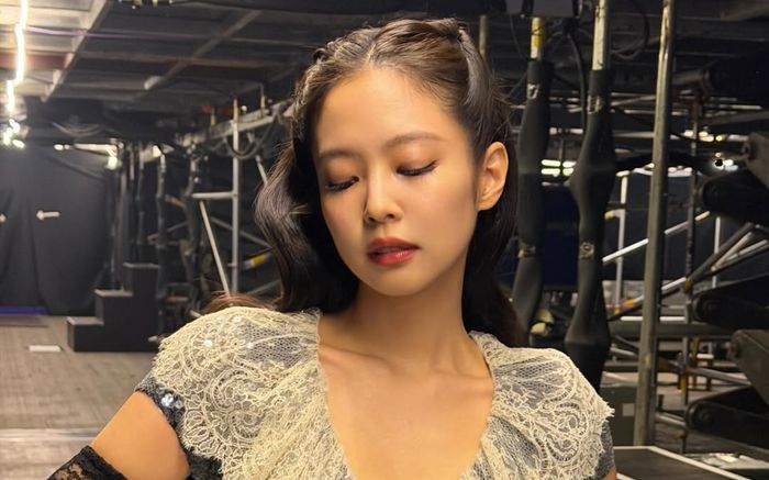Jennie (BLACKPINK) tung loạt ảnh tạm biệt khán giả
