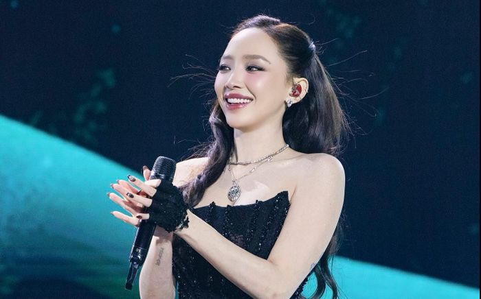 Tóc Tiên thông báo đã có tin vui