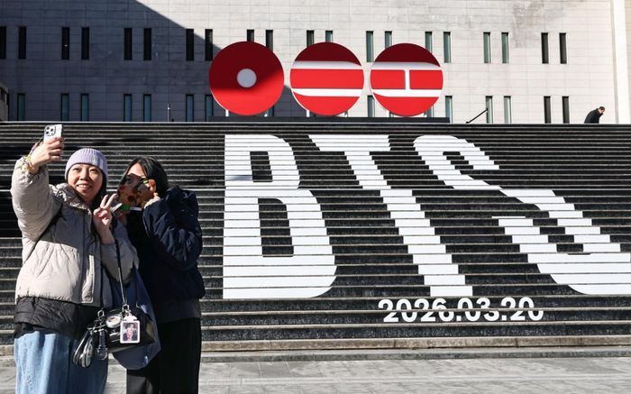 BTS trở lại sau 3 năm, kích hoạt 'cơn sốt du lịch' bùng nổ tại Seoul