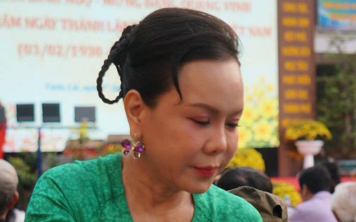 Việt Hương lặng lẽ làm điều đặc biệt