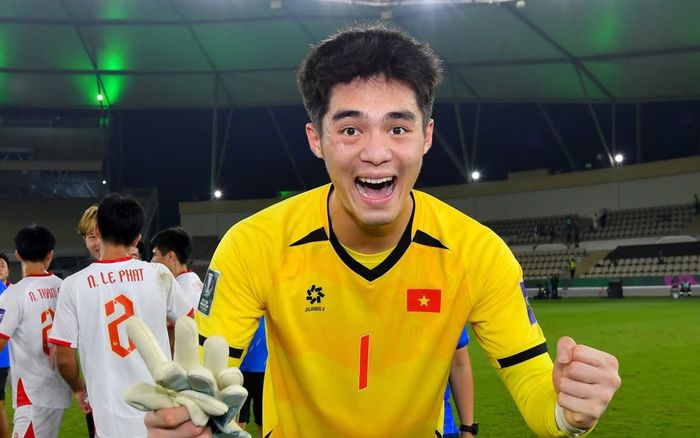 'Thủ môn Trần Trung Kiên tài năng, xuất ngoại sẽ tốt cho bóng đá Việt Nam'