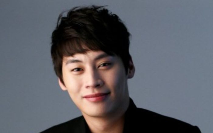 Nam chính 'Cô Dâu Mặt Trời' Jung Eun Woo đột ngột qua đời