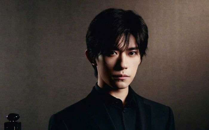 Dịch Dương Thiên Tỉ gây tranh cãi