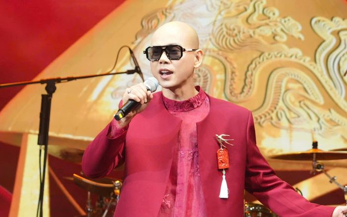 Phan Đinh Tùng tuyên bố về nhạc Tết trùng tên 'siêu hit' Happy New Year của ABBA