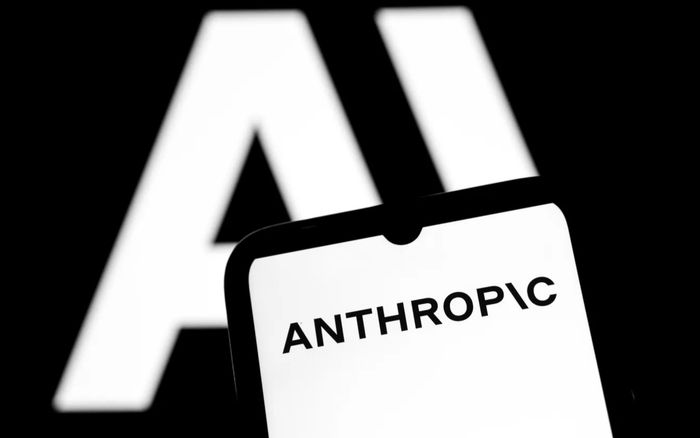 Giám đốc thương mại của Anthropic đã bóng gió chỉ trích OpenAI