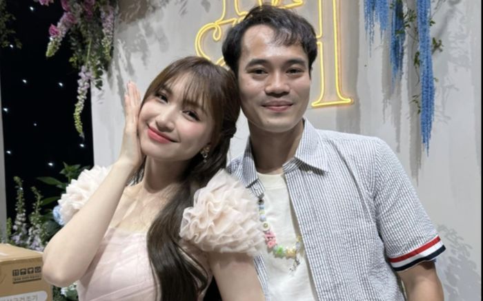 Hòa Minzy và Văn Toàn gặp nhau trong dịp cuối năm