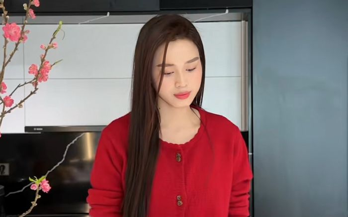 Đỗ Thị Hà trổ tài làm mâm cơm ngày Tết, netizen đồng loạt góp ý một điều