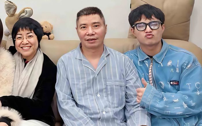 Vợ NSND Công Lý phản ứng khi MC Thảo Vân đưa con đến nhà chúc Tết