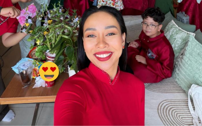 Danh tính nữ ca sĩ Vbiz mời người hâm mộ tới nhà riêng xông đất