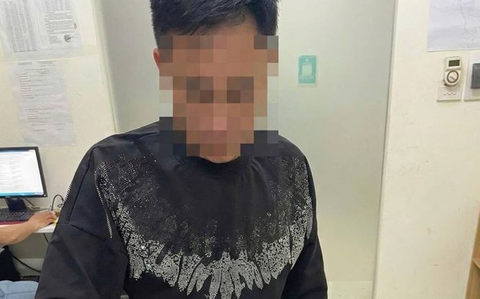 Đốt pháo hoa đêm giao thừa, một người đàn ông bị Công an lập hồ sơ xử lý: Đây là loại pháo hoa gì?