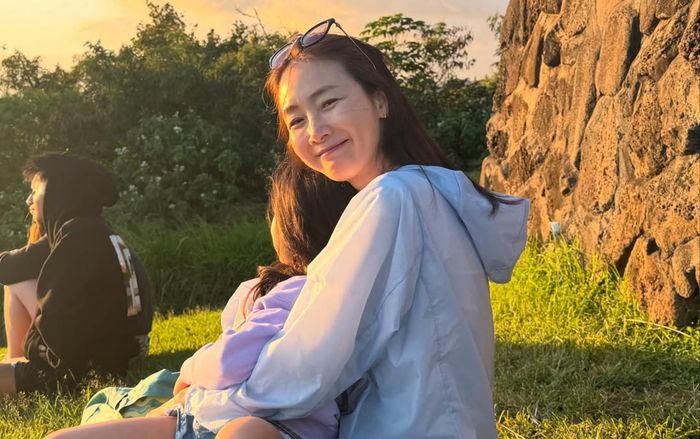 Choi Ji Woo hiếm hoi khoe con gái sau 8 năm lấy chồng kém tuổi