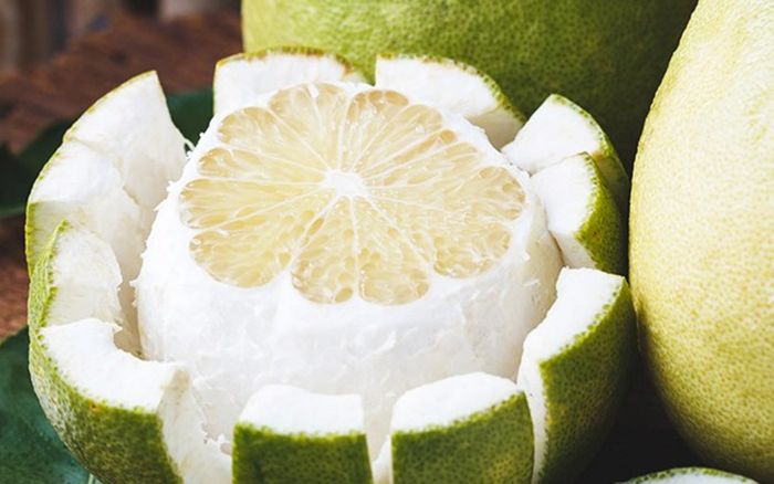 Một bộ phận 'quý như vàng' của quả bưởi nhưng nhiều người vô tư vứt đi