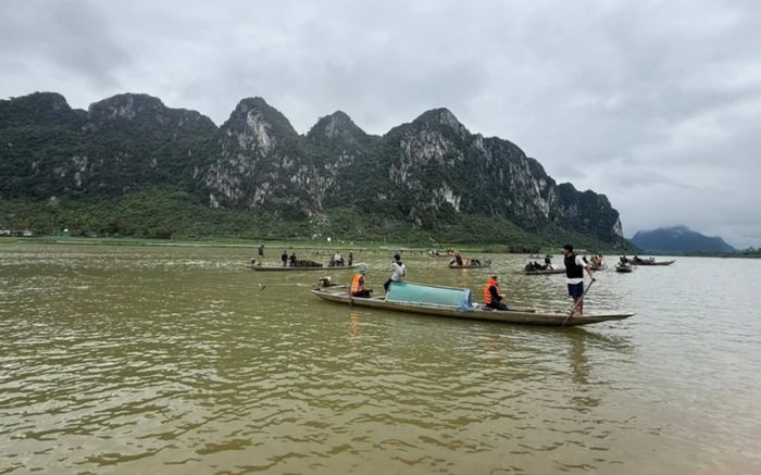 Đau lòng vụ thuyền chở 7 người đi chúc Tết bị lật, 4 người tử vong và mất tích