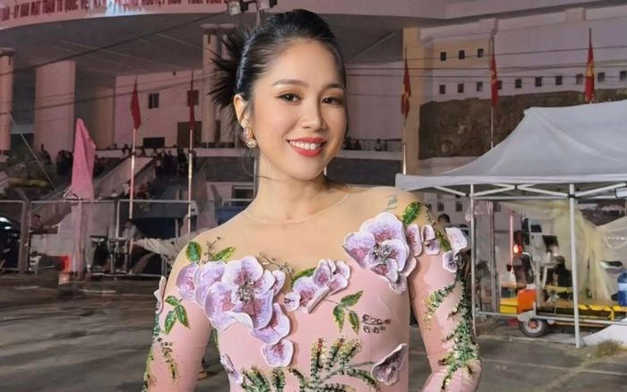 Lê Phương làm việc ý nghĩa ở quê nhà sau 10 năm chờ đợi