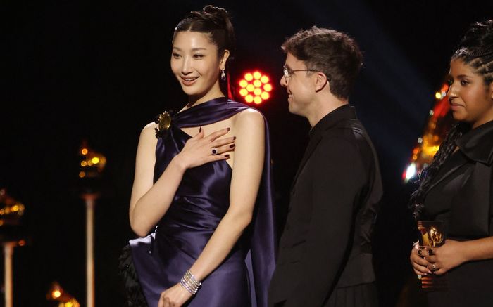 Kèn vàng GRAMMY đầu tiên cho Kpop: Cột mốc lịch sử hay chiến thắng gây tranh luận?