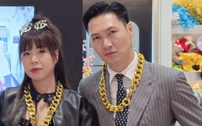 Outfit ngày Tết gây bàn tán xôn xao của Mạnh Trường và vợ