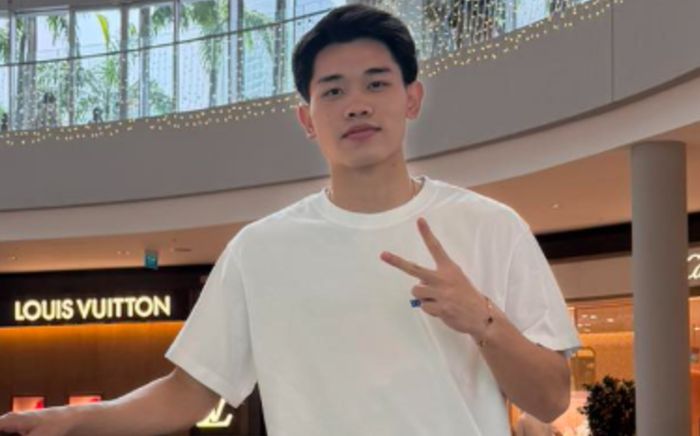 Đôi giày 4 triệu của Đình Bắc