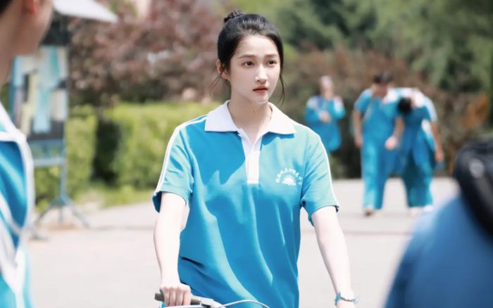 Tạo hình trẻ trung của Quan Hiểu Đồng trong phim mới