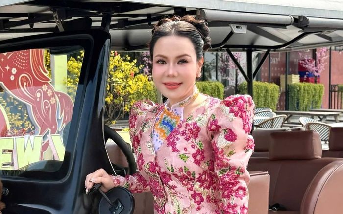 Tình trạng 'chạy show' của Việt Hương trong ngày mùng 5 Tết