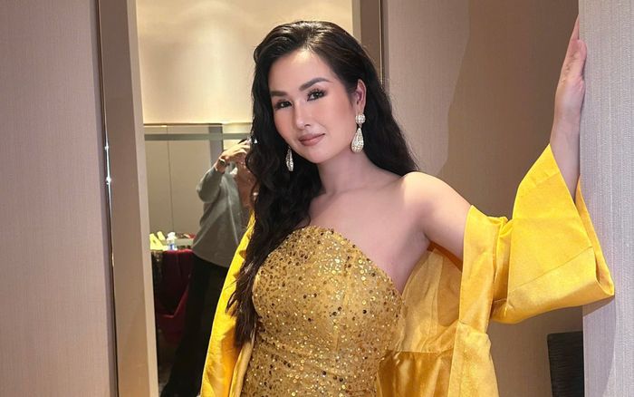 Võ Hạ Trâm biểu diễn 'chặt chém' đàn em, cư dân mạng sốc nặng