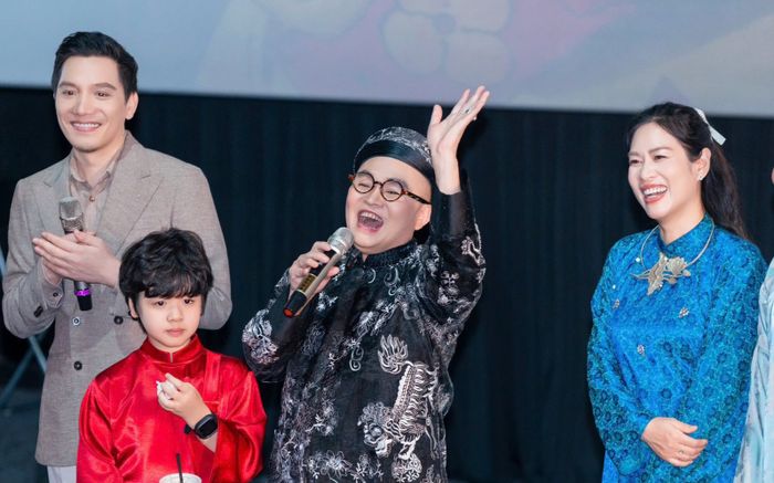 Thấy gì từ chuyến cinetour của nghệ sĩ Xuân Hinh lúc 2h sáng?