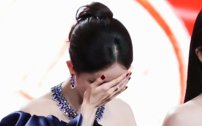 'Hết cứu' Dương Mịch