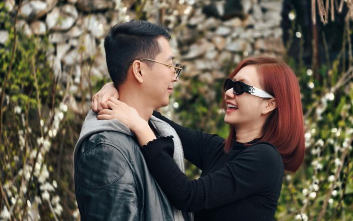 Hương Giang ngọt ngào với chồng hơn 11 tuổi trong ngày Tết