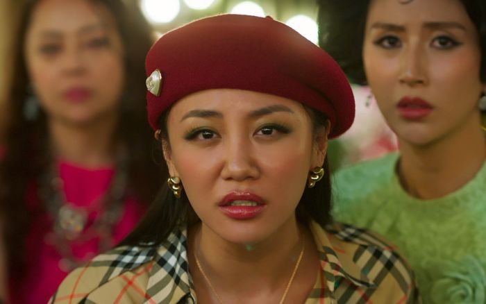 Văn Mai Hương bất ngờ 'vượt mặt' Trấn Thành