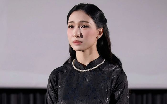 Tình thế rất khó cho Hòa Minzy