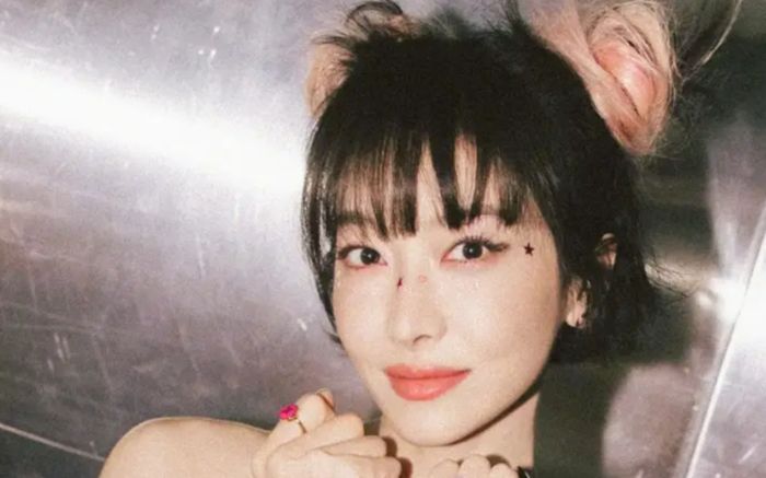 Nhan sắc 'nghịch lão' của Victoria Song: U40 trẻ trung lấn lướt đàn em 2000