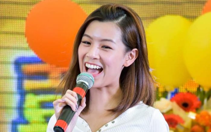 Nữ ca sĩ lao vào đám cháy tai nạn xe hơi cứu chồng, bị bỏng 80% cơ thể