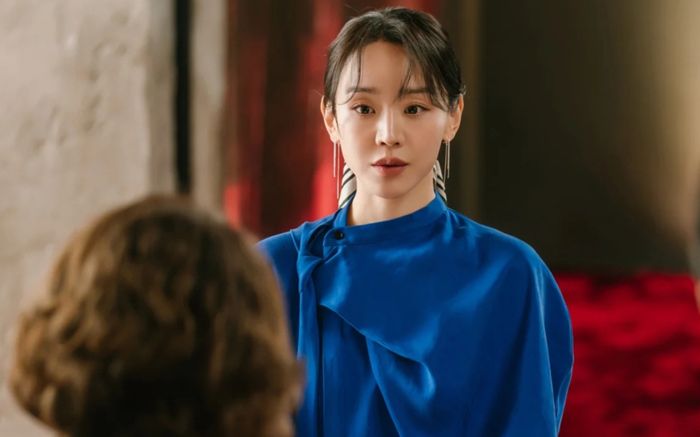 Thời trang hàng hiệu gây choáng của Shin Hye Sun trong The Art of Sarah