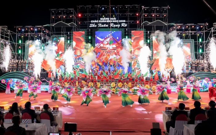 Tạ Linh Nhân – Người thổi hồn nghệ thuật cho “Sắc xuân rạng rỡ”