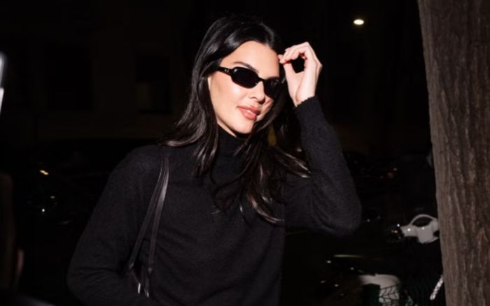 Kendall Jenner 'kín như bưng' tại Tuần lễ thời trang Milan 2026