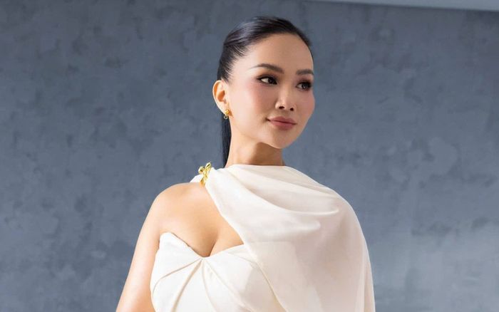 H'Hen Niê được khen đẹp mặn mà sau hơn nửa năm sinh con