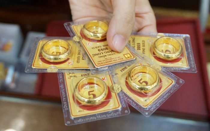 Giá vàng hôm nay (27/2): Vàng nhẫn các thương hiệu tiếp tục gây choáng