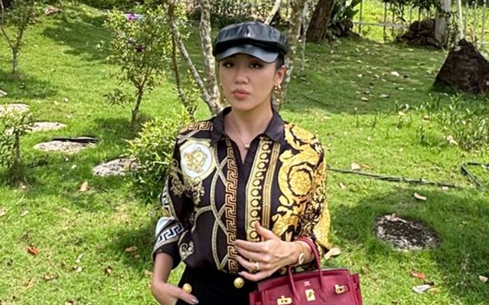 Túi xách 700 triệu của nữ chính phim Trấn Thành