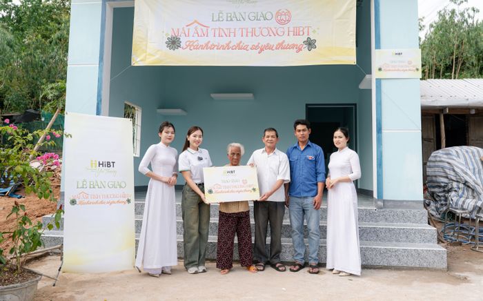 HiBT giúp đỡ đời sống người yếu thế tại vùng hậu thiên tai với chương trình “Mái ấm tình thương”