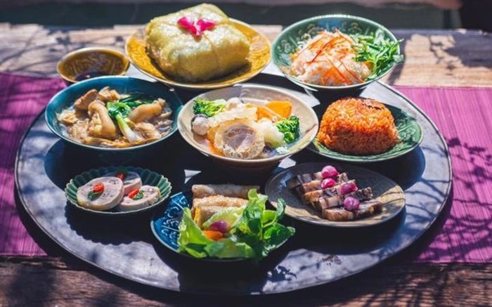 Mâm cúng Rằm Tháng Giêng cần những gì để tránh tiền bạc 'đội nón ra đi'?