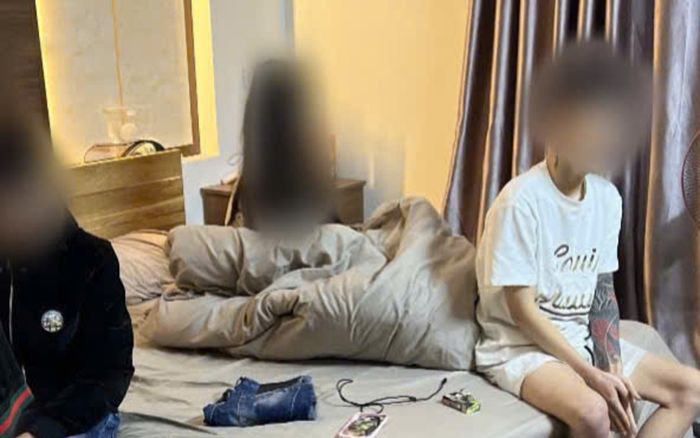 Kiểm tra phòng nhà nghỉ, Công an phát hiện hành vi đáng xấu hổ của 3 khách thuê