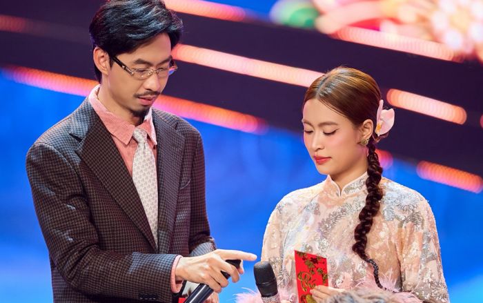 Tiếc cho Hoàng Thùy Linh và Đen